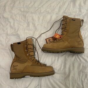 Danner Men's Desert Acadia Hiking Boots